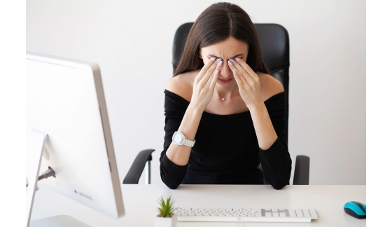 Cyfrowe zmęczenie wzroku - czym jest, objawy i profilaktyka