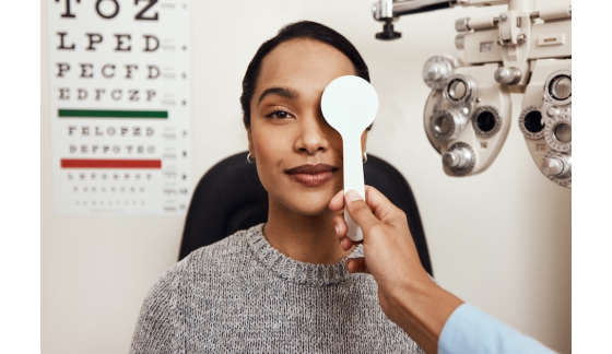 Kto lepiej dobierze okulary - okulista czy optometrysta?