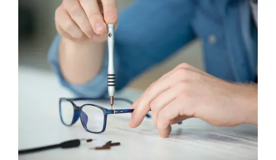 Czy optyk zrobi okulary bez recepty od okulisty?